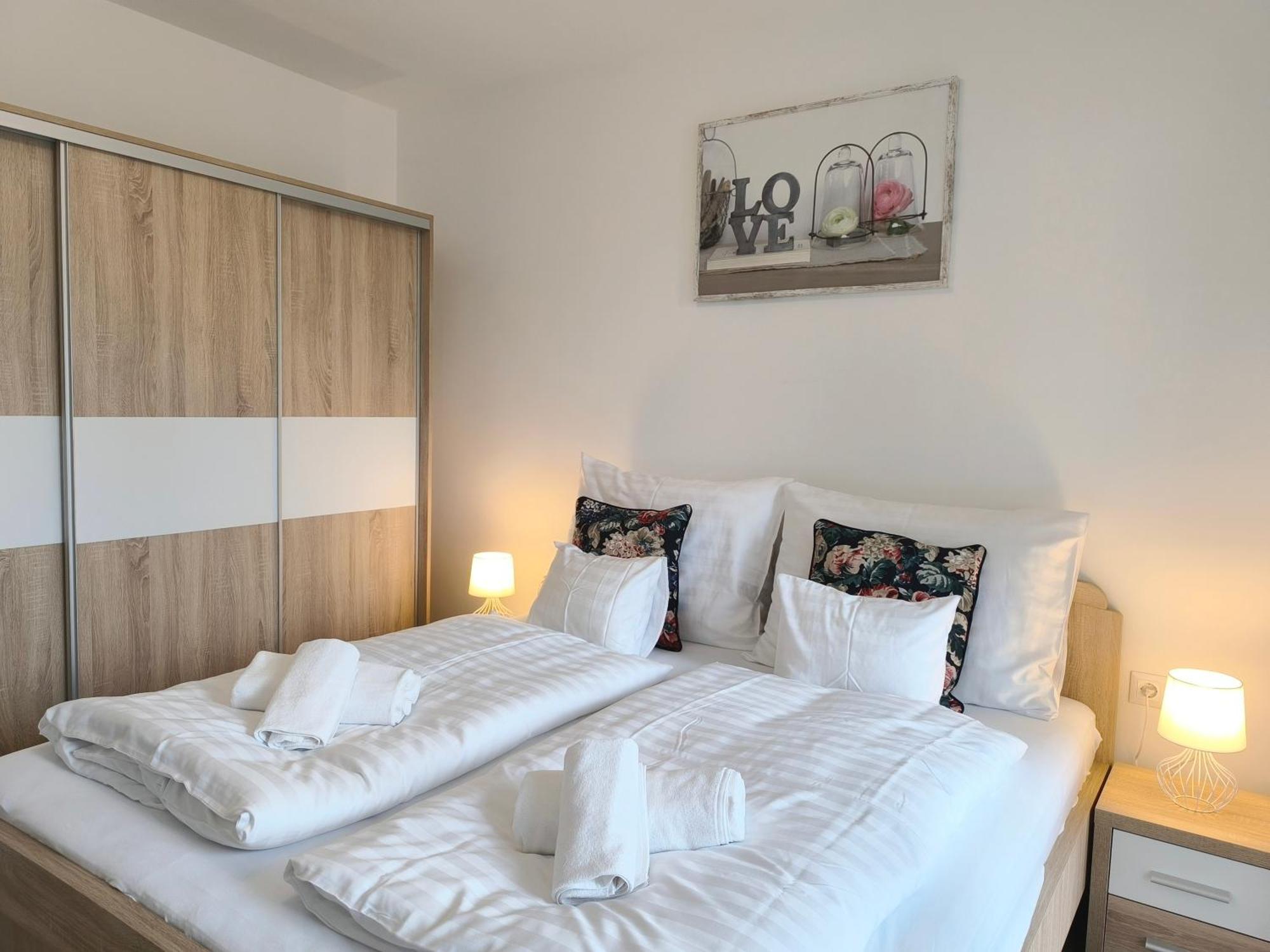 Helikon Terrace Susanne Apartment Keszthely Bagian luar foto