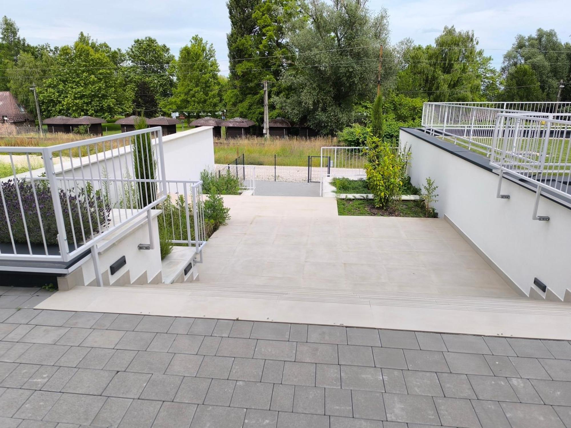 Helikon Terrace Susanne Apartment Keszthely Bagian luar foto